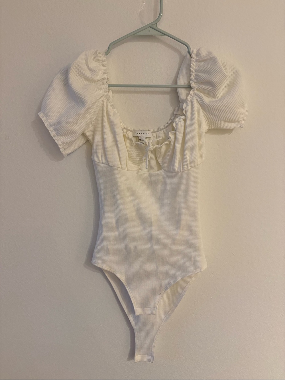 Cream Puff-Sleeve Woman’s Body Suit